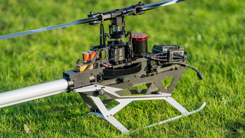 ***PRE-ORDER*** XLPower Stratos 700 Helicopter Kit - With Azure Power 700 Pro Main And 105 Pro Tail Blades